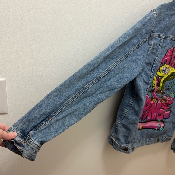 H&M Blue Denim Jacket with Graphic H&M SPONGEBOB BLUE DENIM JACKET - Picture 3 of 15